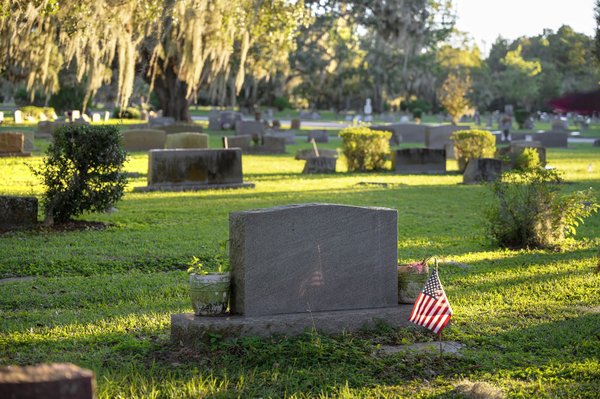 Guide des tarifs pour pierres tombales : créez un hommage unique